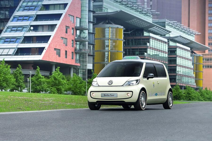  Volkswagen Berlin Taxi 2010 года  (фото 3 из 11)